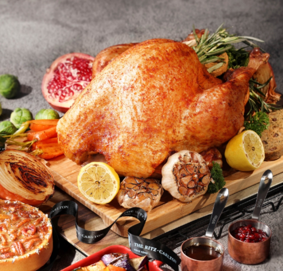 Thanksgiving Turkey Takeaway served with selection of garnish, soup and cake (For 10 Guests) 