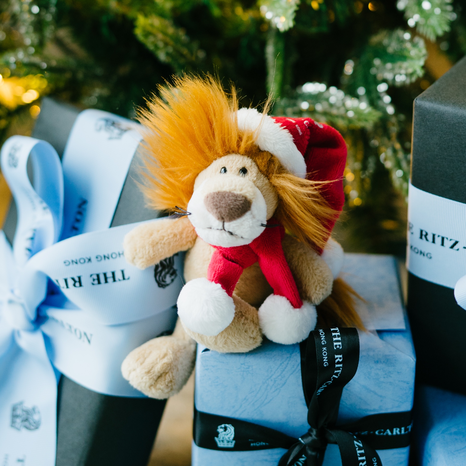 【Charity Sale】The Ritz-Carlton, Hong Kong Lion (Christmas-edition)